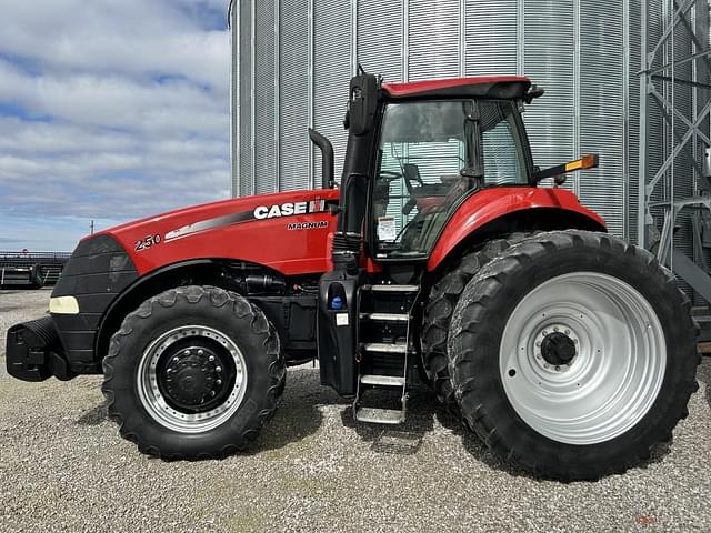 Image of Case IH Magnum 250 equipment image 2
