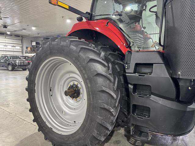 Image of Case IH Magnum 250 equipment image 2