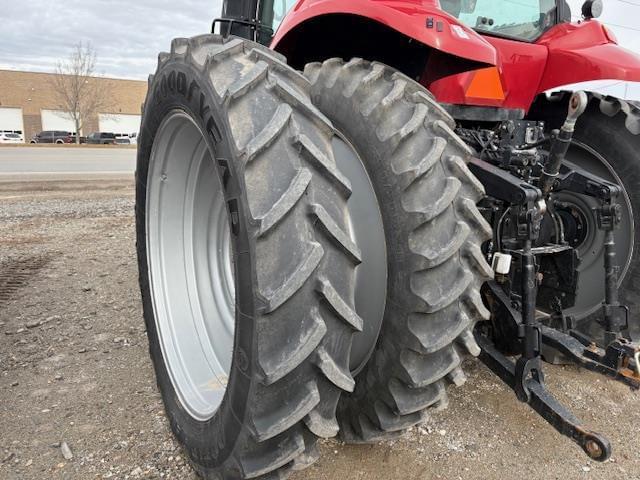Image of Case IH Magnum 250 equipment image 4