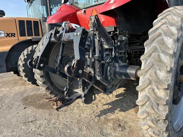 Image of Case IH Magnum 180 equipment image 4