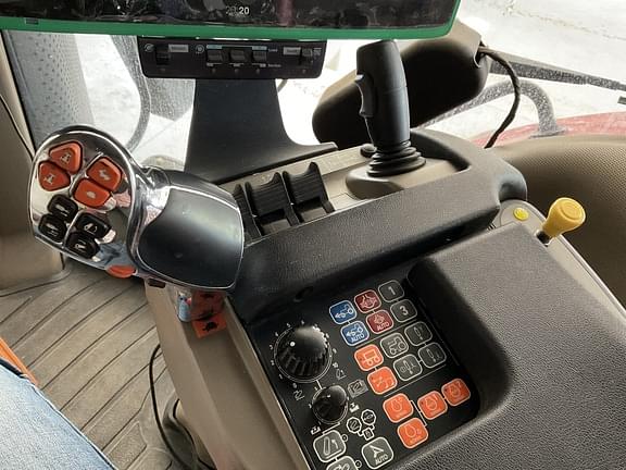 Image of Case IH Magnum 310 equipment image 3
