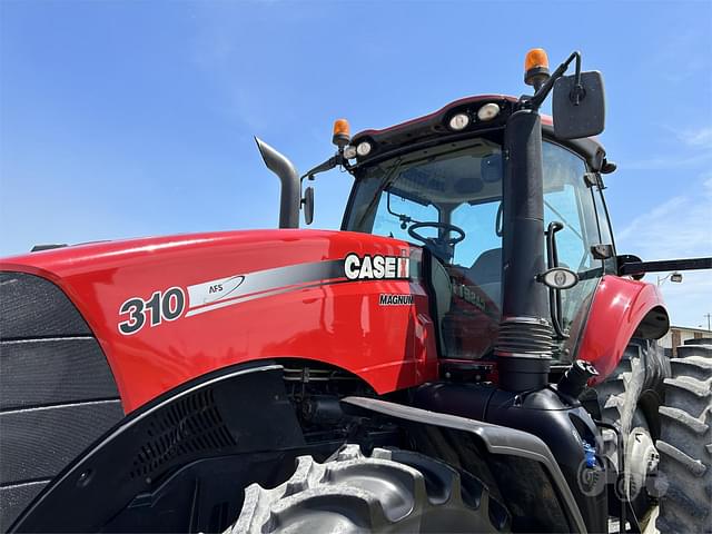 Image of Case IH Magnum 310 equipment image 4