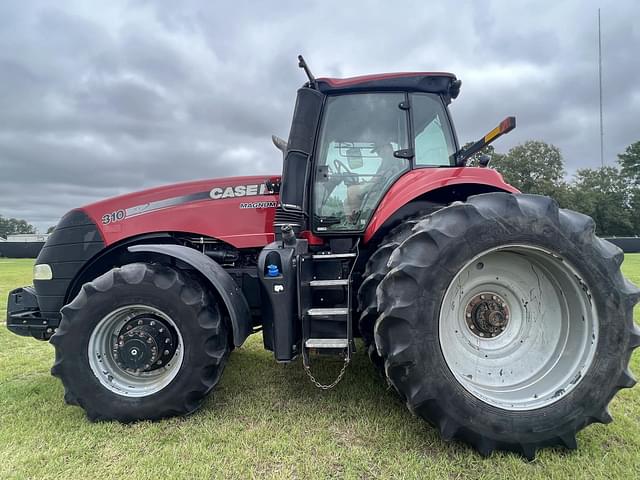 Image of Case IH Magnum 310 equipment image 2