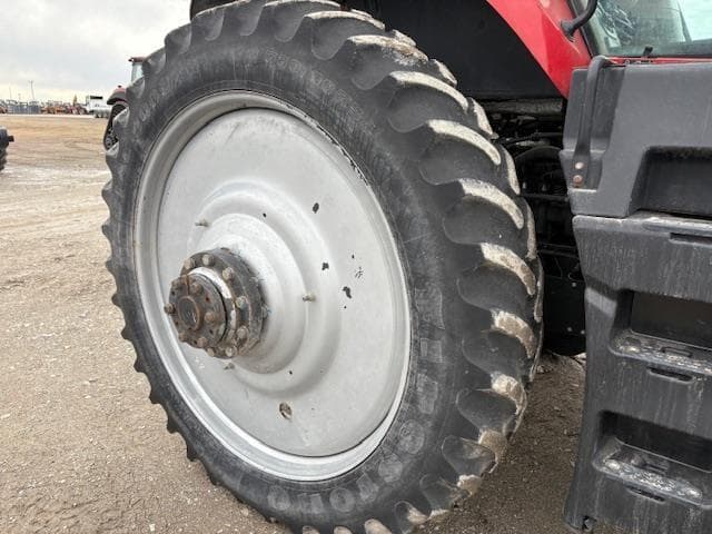 Image of Case IH Magnum 310 equipment image 4