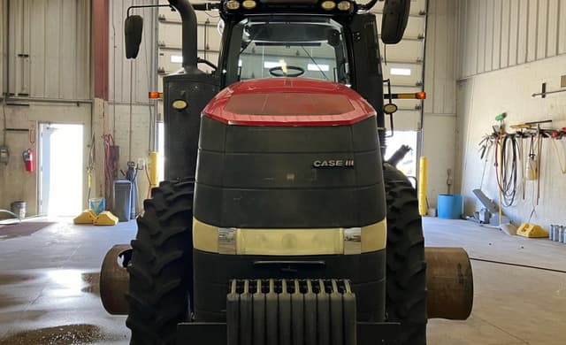 Image of Case IH Magnum 310 equipment image 3