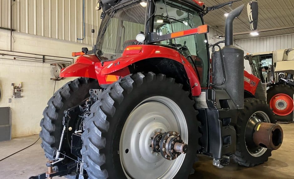 2015 Case IH Magnum 310 Equipment Image0
