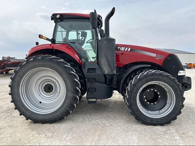 Image of Case IH Magnum 310 equipment image 1