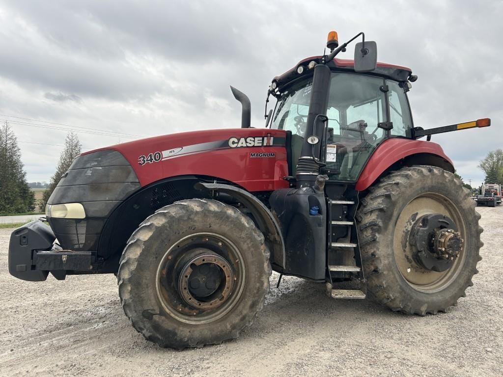 2015 Case IH Magnum 340 Equipment Image0