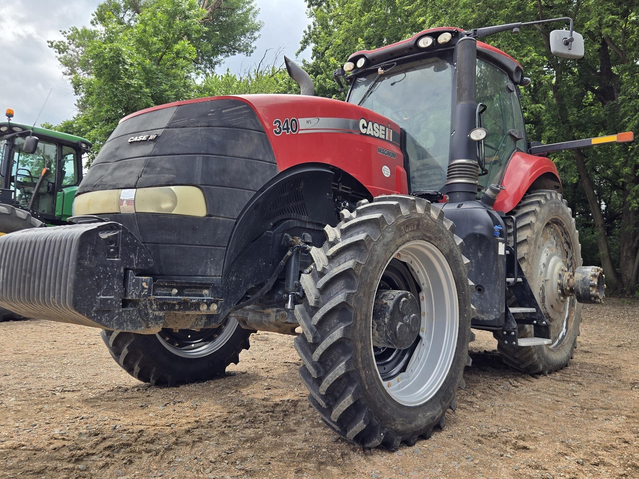 2015 Case IH Magnum 340 Equipment Image0