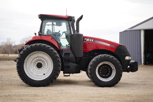 Image of Case IH Magnum 340 equipment image 3