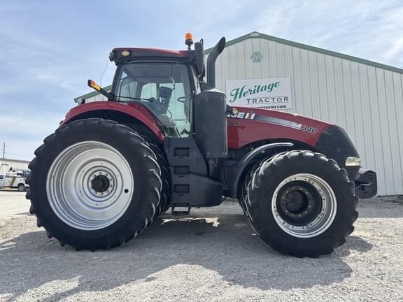 Image of Case IH Magnum 340 equipment image 2