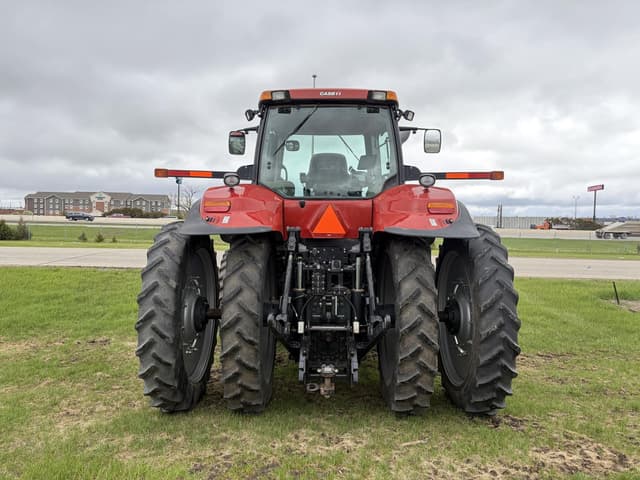 Image of Case IH Magnum 340 equipment image 3