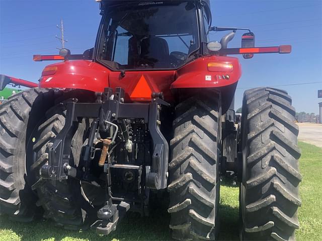 Image of Case IH Magnum 340 equipment image 4