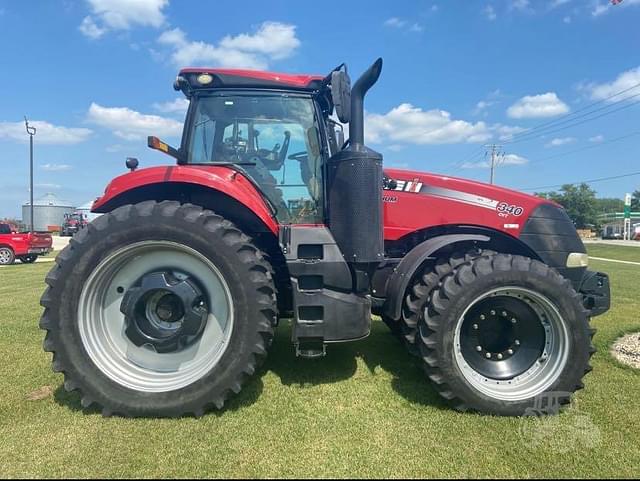 Image of Case IH Magnum 340 equipment image 1