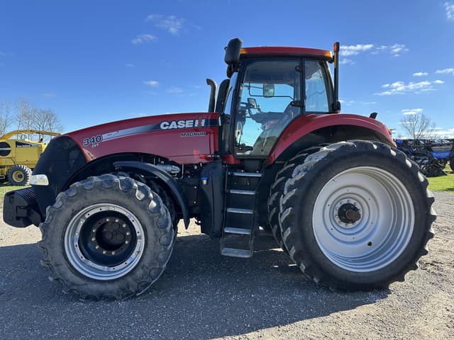 Image of Case IH Magnum 340 equipment image 2