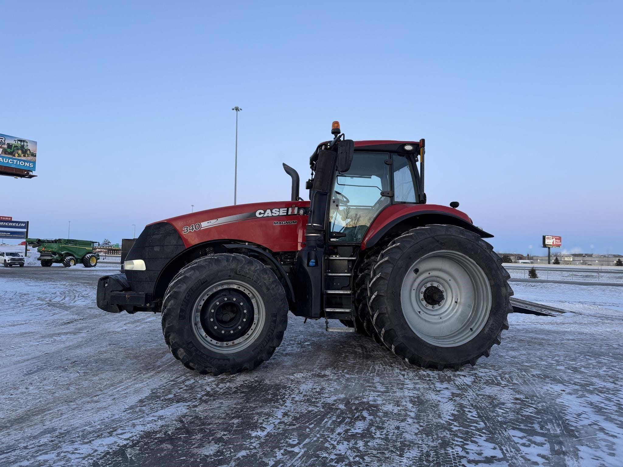 2015 Case IH Magnum 340 Equipment Image0