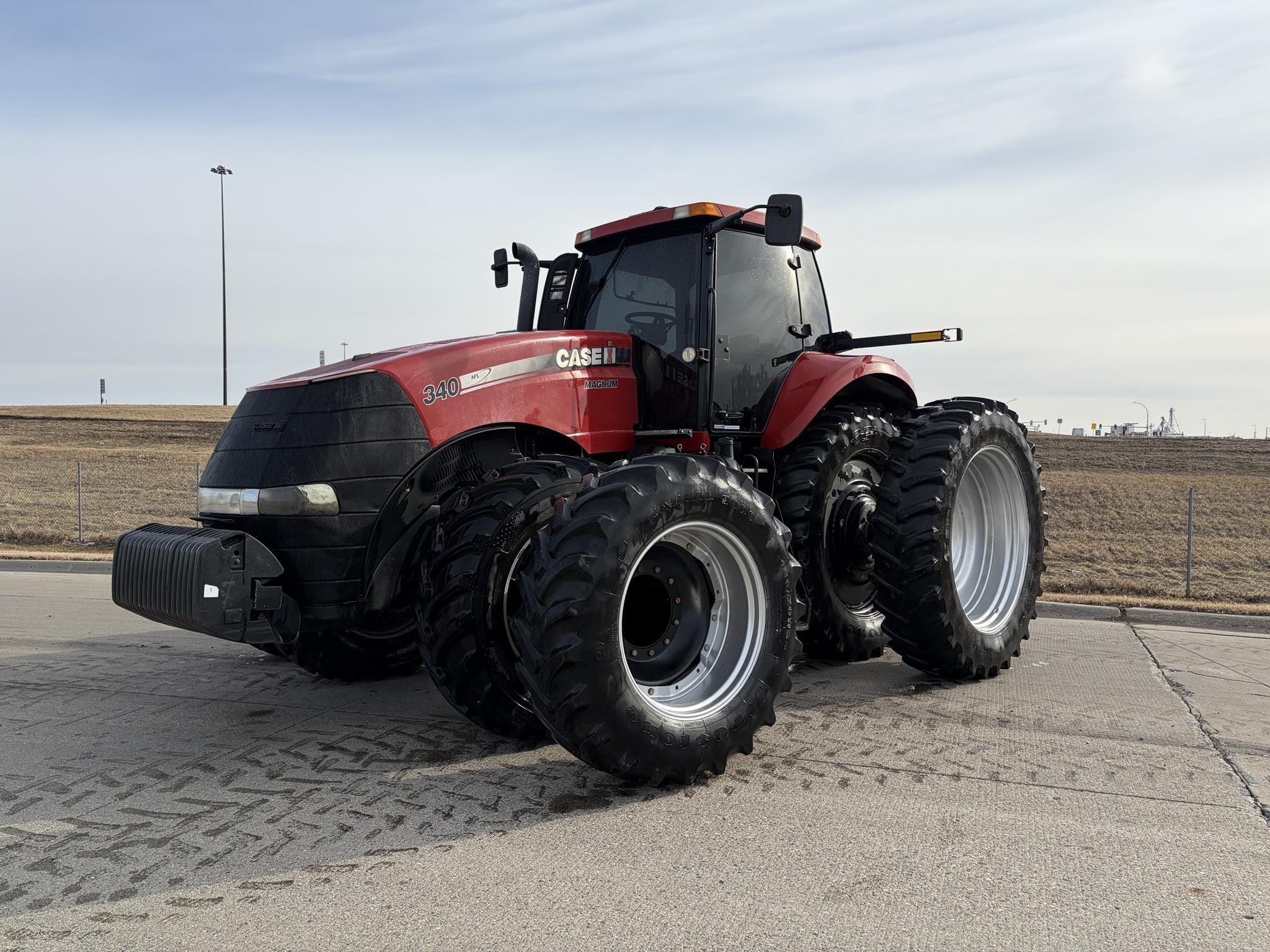 2015 Case IH Magnum 340 Equipment Image0