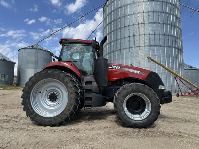 Image of Case IH Magnum 340 equipment image 4