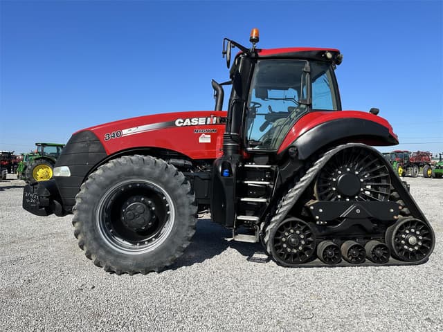 Image of Case IH Magnum 340 Rowtrac equipment image 2