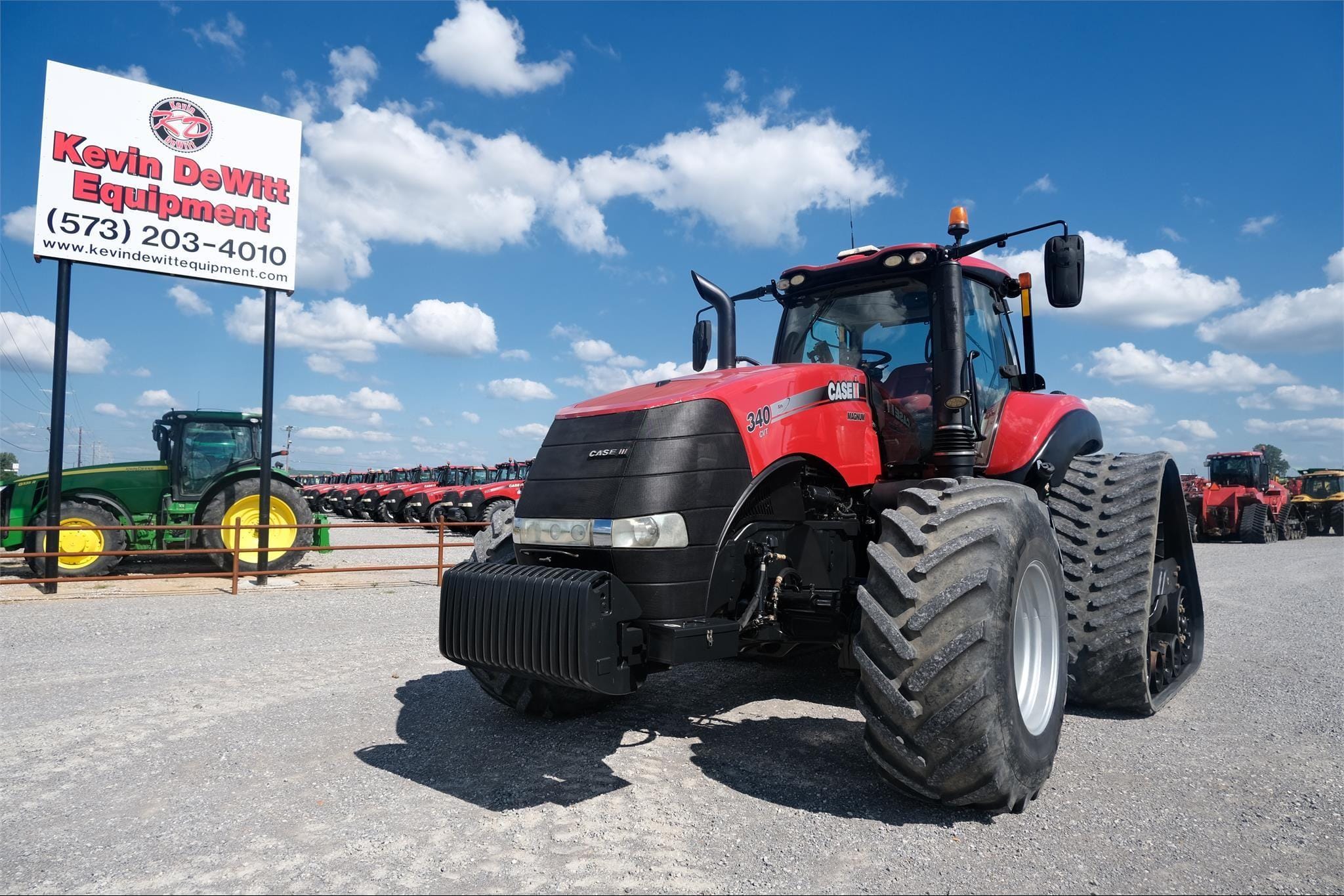2015 Case IH Magnum 340 Rowtrac Equipment Image0