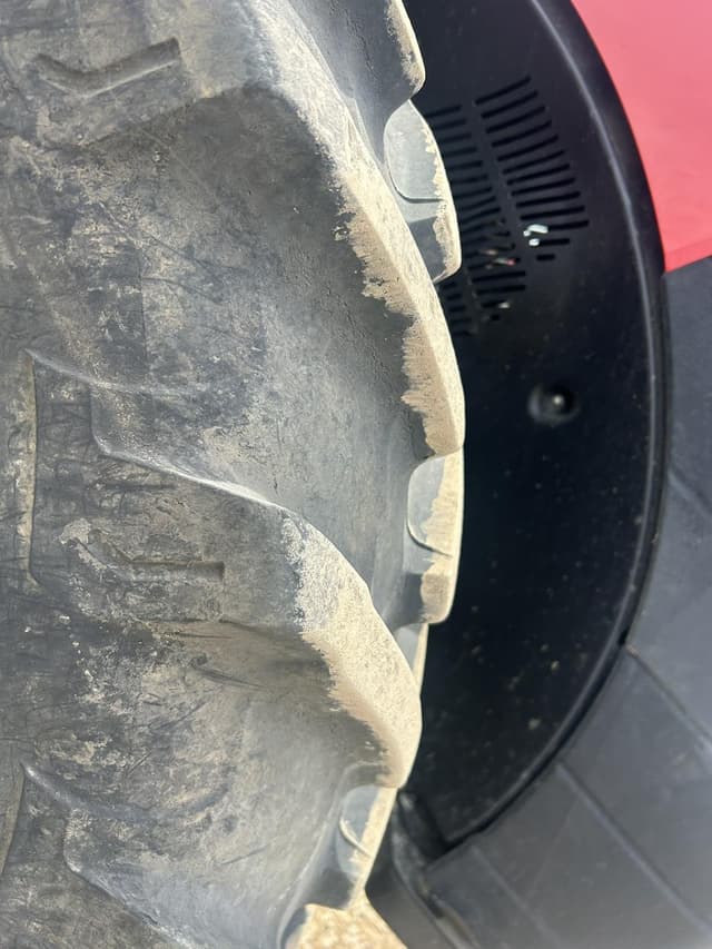 Image of Case IH Magnum 380 RowTrac equipment image 4