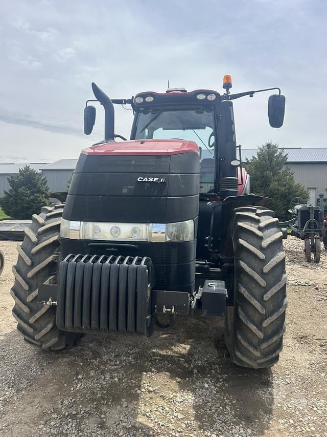 Image of Case IH Magnum 380 RowTrac equipment image 1