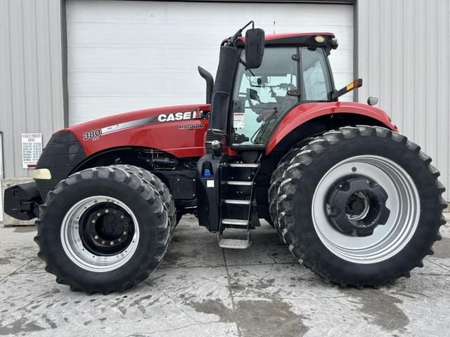 Image of Case IH Magnum 380 equipment image 2