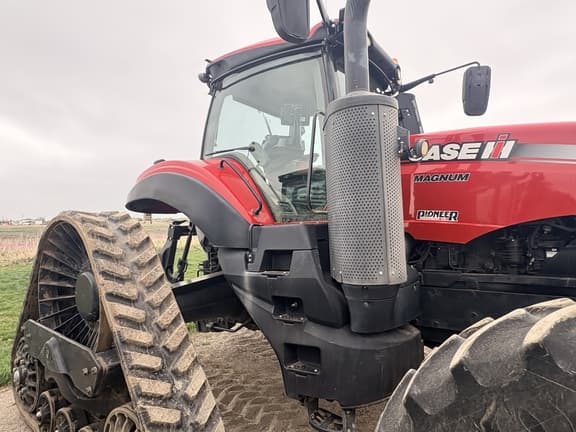 Image of Case IH Magnum 380 RowTrac equipment image 4