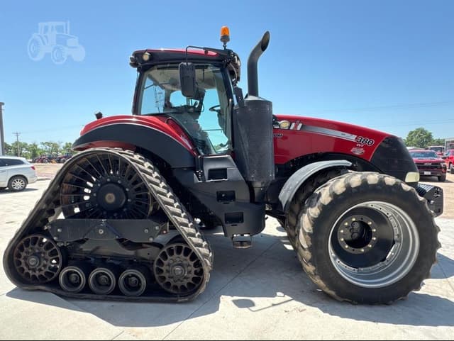 Image of Case IH Magnum 380 RowTrac equipment image 3