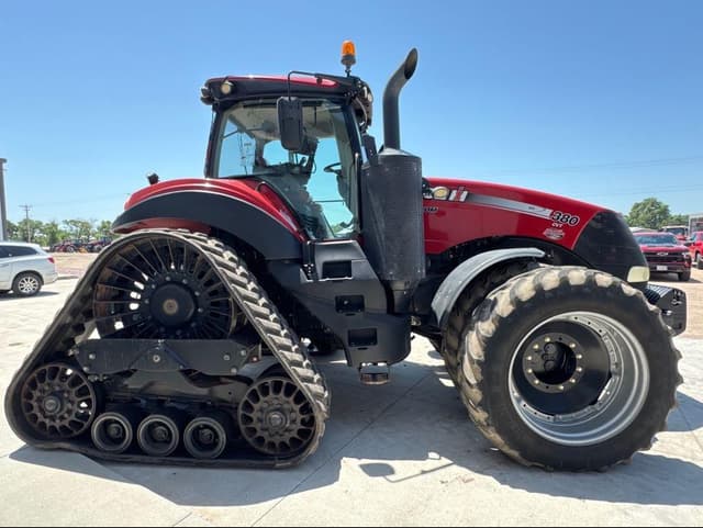 Image of Case IH Magnum 380 RowTrac equipment image 3