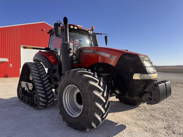 Image of Case IH Magnum 380 RowTrac equipment image 4