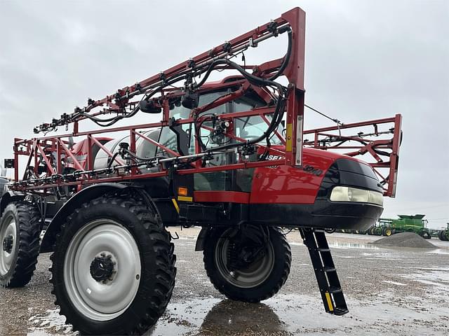 Image of Case IH Patriot 3240 equipment image 1