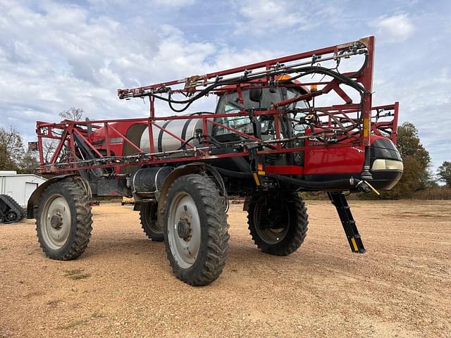 Image of Case IH Patriot 3240 equipment image 2