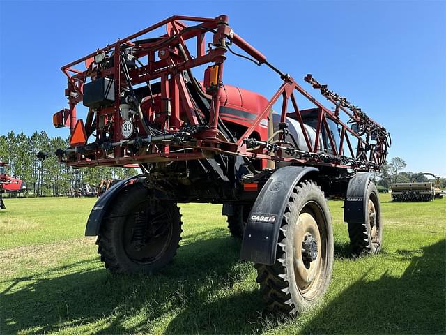 Image of Case IH Patriot 3240 equipment image 2