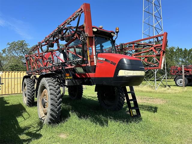 Image of Case IH Patriot 3240 equipment image 3