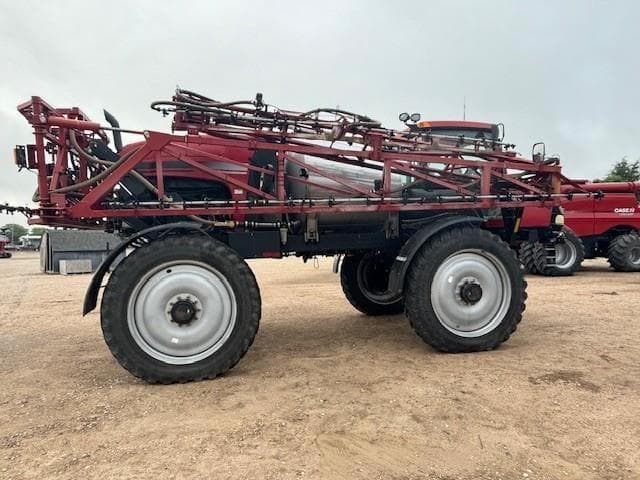 Image of Case IH Patriot 3340 equipment image 4