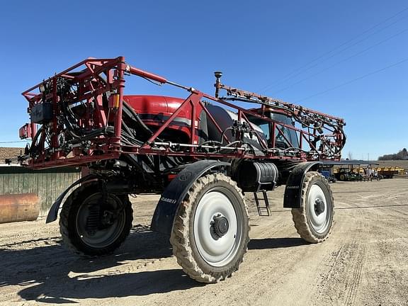 Image of Case IH Patriot 3340 equipment image 2