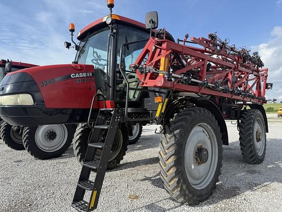 Image of Case IH Patriot 3340 equipment image 1