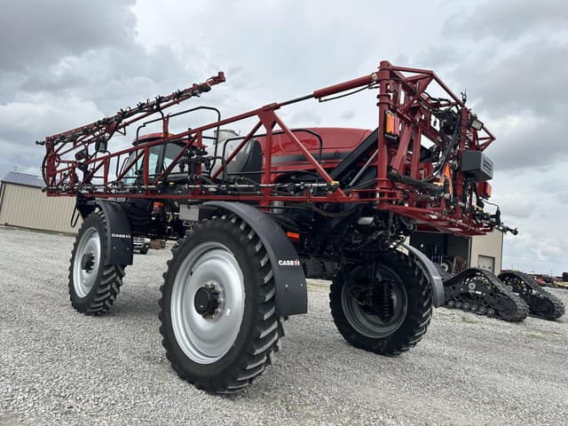 Image of Case IH Patriot 3340 equipment image 4