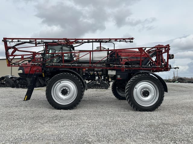 Image of Case IH Patriot 3340 equipment image 2