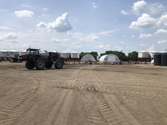 Image of Case IH Patriot 3340 equipment image 2