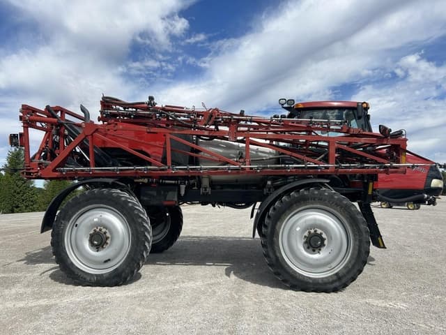 Image of Case IH Patriot 3340 equipment image 3