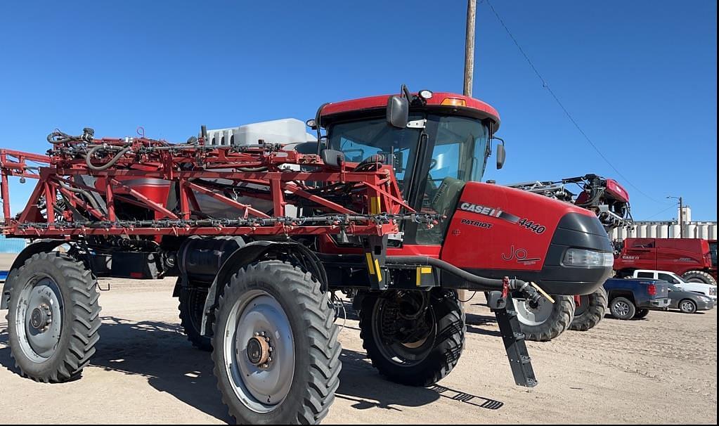 Image of Case IH Patriot 4440 Primary image