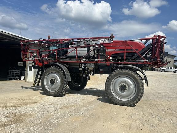 Image of Case IH Patriot 4440 equipment image 2