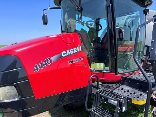 Image of Case IH Patriot 4440 equipment image 2