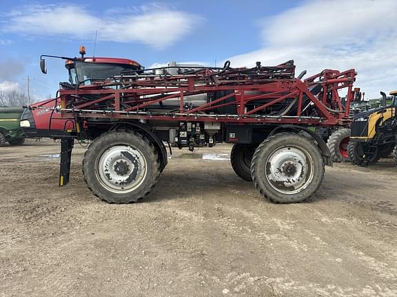 Image of Case IH Patriot 4440 equipment image 2
