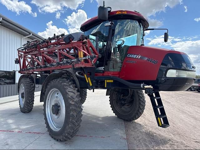 Image of Case IH Patriot 4440 equipment image 1