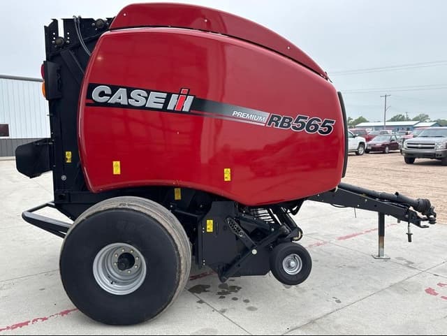 Image of Case IH RB565 Premium equipment image 3
