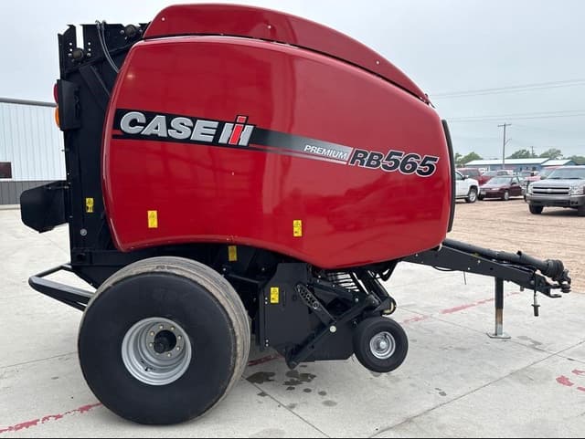 Image of Case IH RB565 equipment image 3