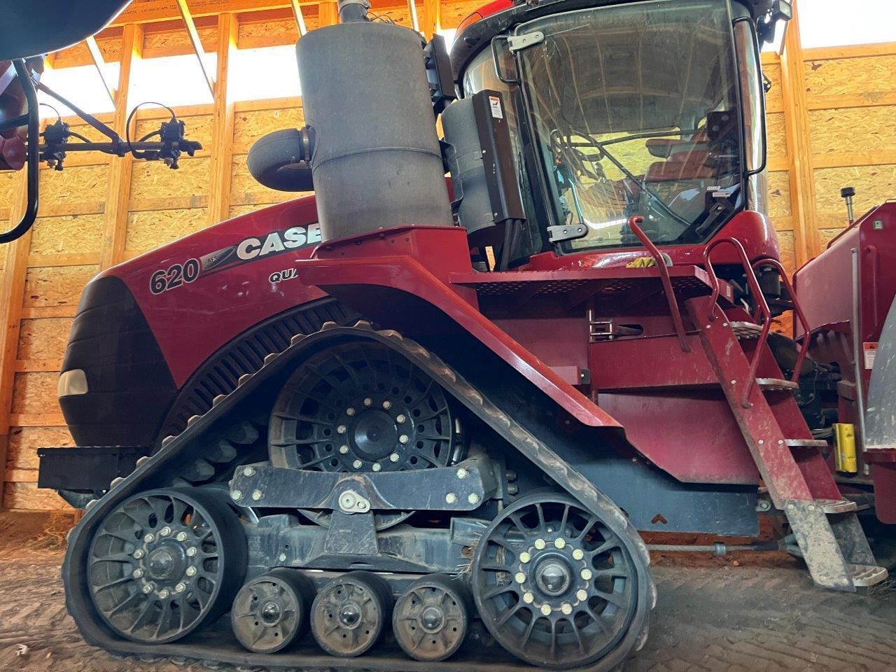 2015 Case IH Steiger 620 Quadtrac Equipment Image0